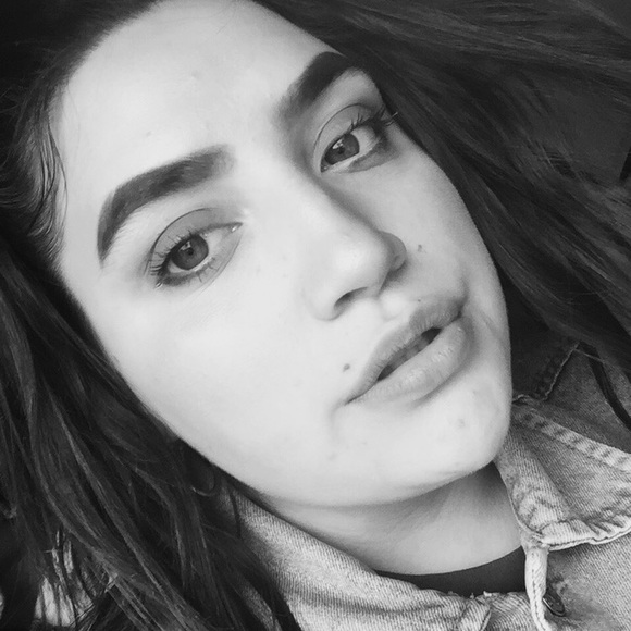 Meet your Posher, Megan - Picture 3 of 8